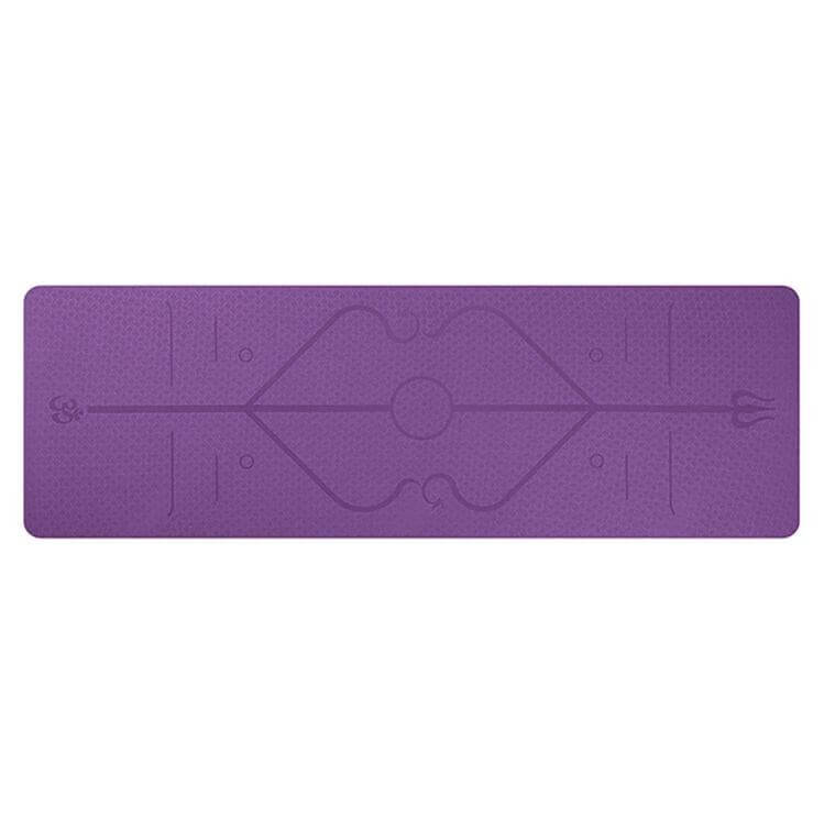 Detaljert bilde av teksturen: sklisikker TPE-overflate på yogamatten, sikrer maksimalt grep.
