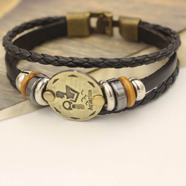 Zodiak armbånd i flerlags skinn, perfekt for kvinner som ønsker å uttrykke sin unike sjel.