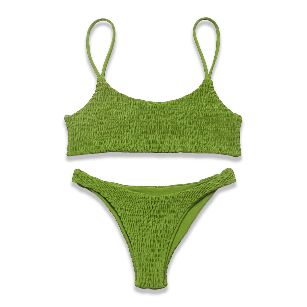 Kvinner plissert bikinisett med push-up og lav midje. Komfortabelt badetøy for sommer og strand.