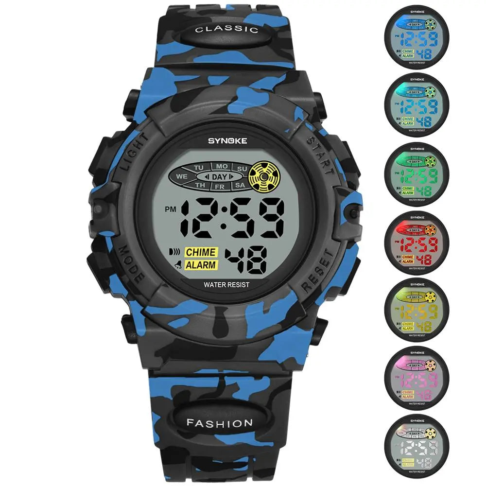 Detaljebilde av fargerik digital barneklokke. Vanntett sportsklokke, ideell armbåndsur gave for barn.