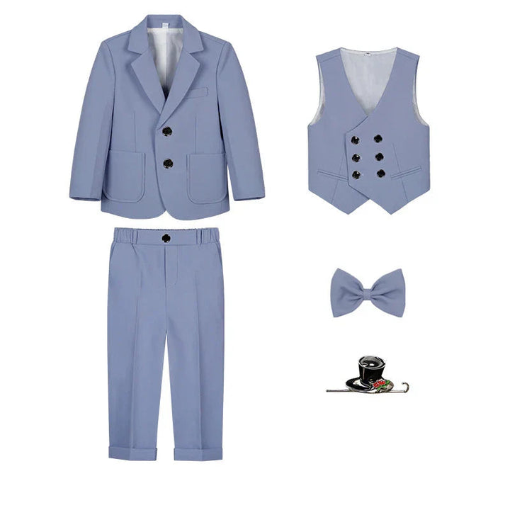Komplett smoking sett for gutter: blazer, bukse og slips. Perfekt til formelle fester, bryllup og seremonier.