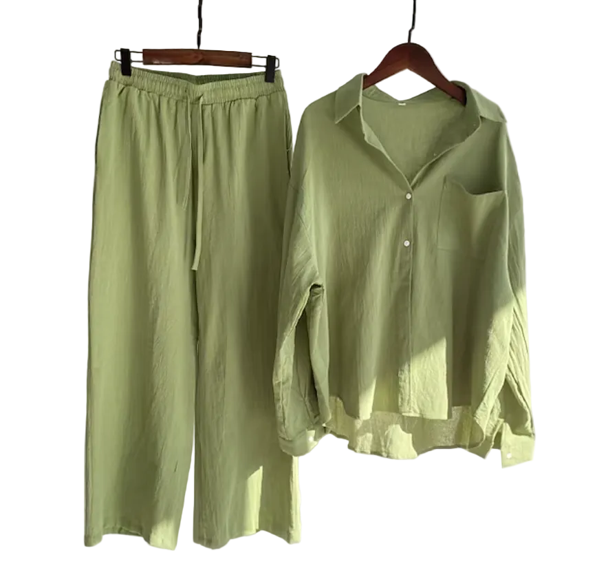 Dame topp og buksesett i elegant design, perfekt for sommer og fritid.