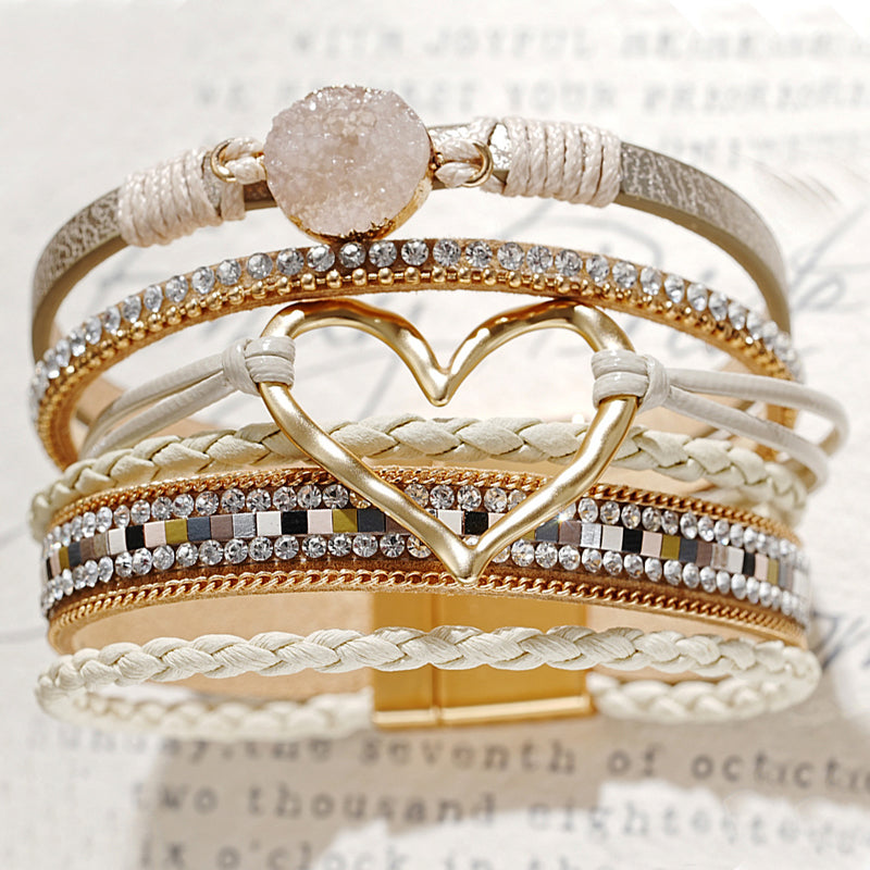 Justerbart bohem armbånd for kvinner, natursteiner og et elegant hjerte, ideelt festival smykke.