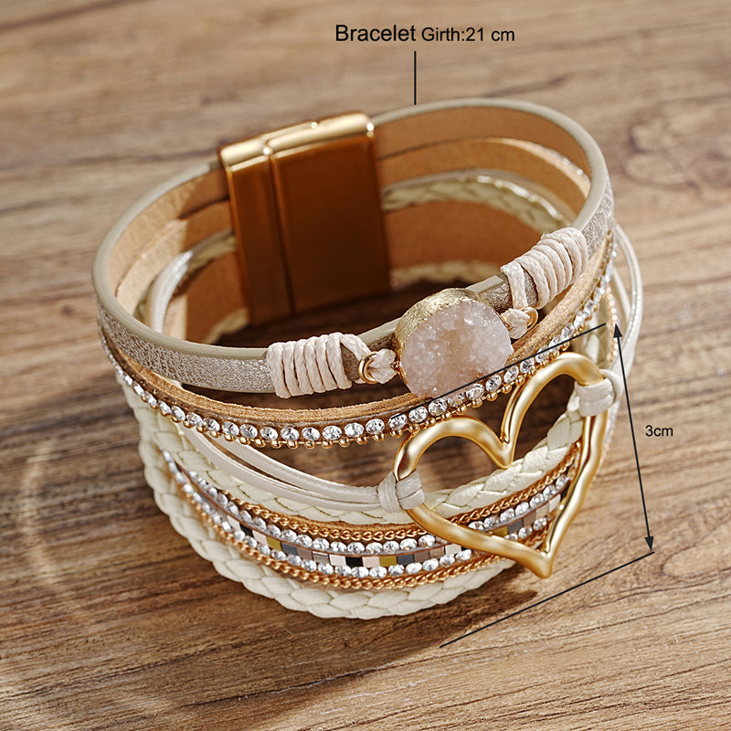 Elegant damearmbånd med ekte steiner, skinnende hjerte og rhinestone, perfekt for festival og hverdag.