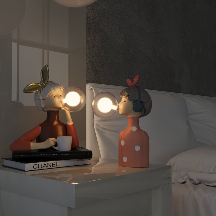 Unik designlampe for moderne interiør. Håndlaget bordlampe som lyser opp rommet med stil.
