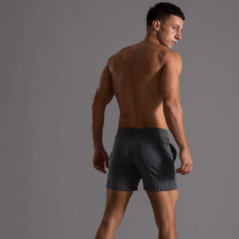 Komfortable grønne fritidsshorts for menn, ideell for avslappede dager og sommer.