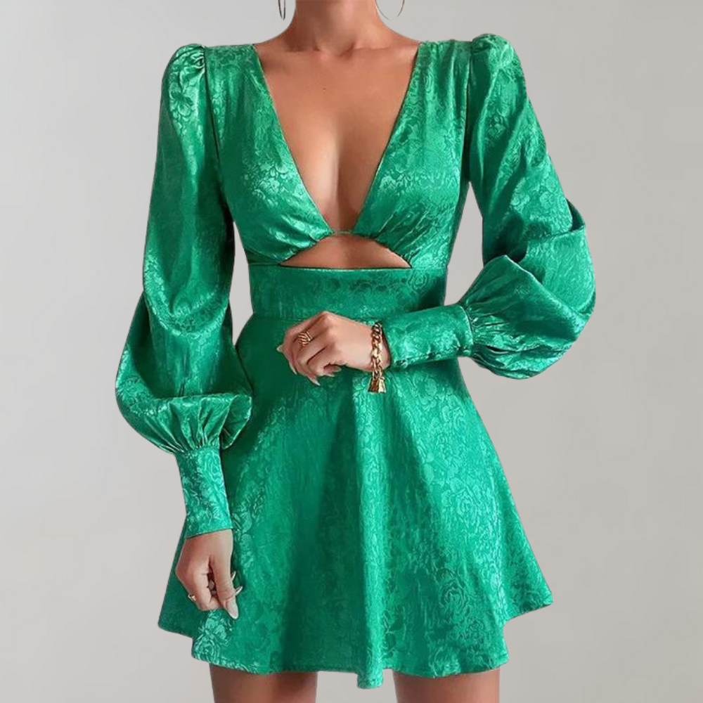 Moderne dame sommerkjole, viser en lett og behagelig passform, perfekt for elegant hverdagsstil.