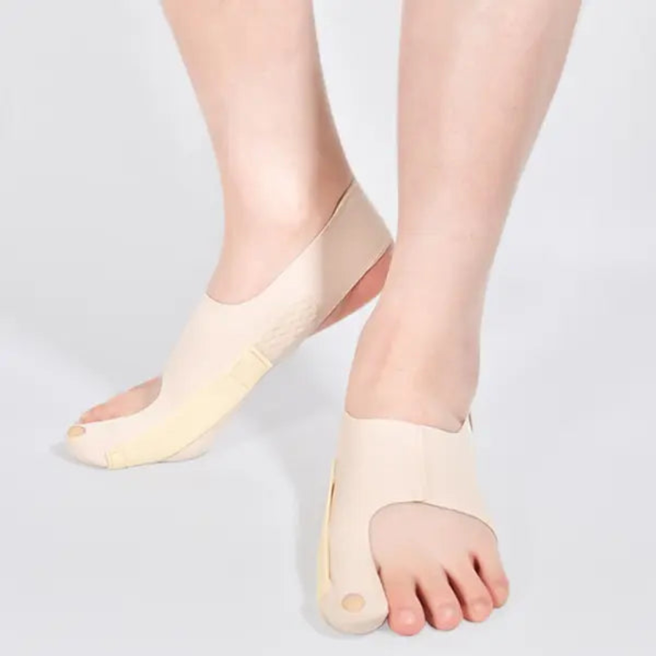 Unisex hallux korrektor sleeve båret på foten, gir diskret stortåstøtte og komfort for hverdagslig fothelse.