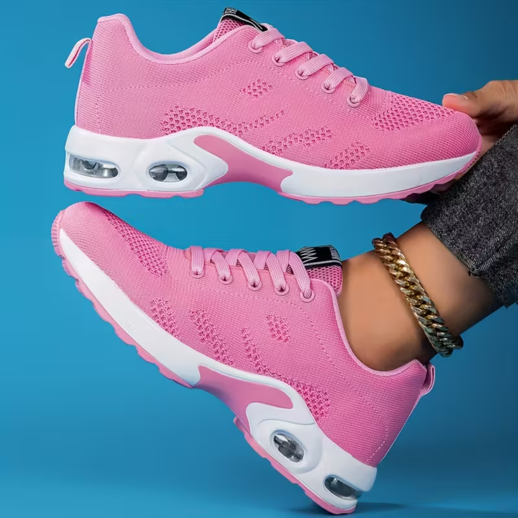 Kvinners luftpute sneakers i action. Allsidige sko for løping, trening og komfortabelt hverdagsbruk.