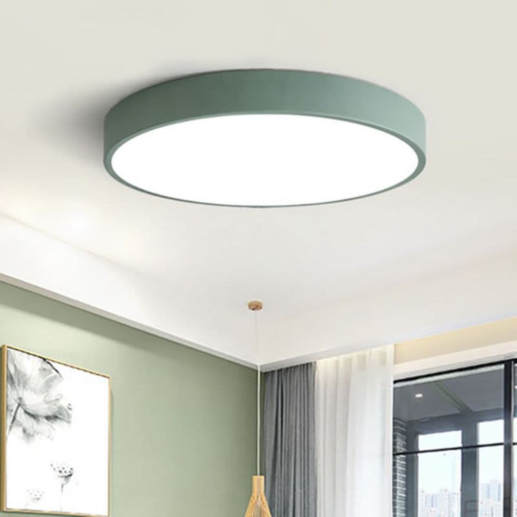 Moderne rund LED taklampe, ideell for stuen og soverommet. Stilig og energieffektiv hjemmeinnredning.