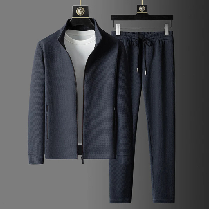 Komplett unisex treningsdrakt sett, perfekt for aktiv fritid og hverdag. Stilrent design gir komfort.
