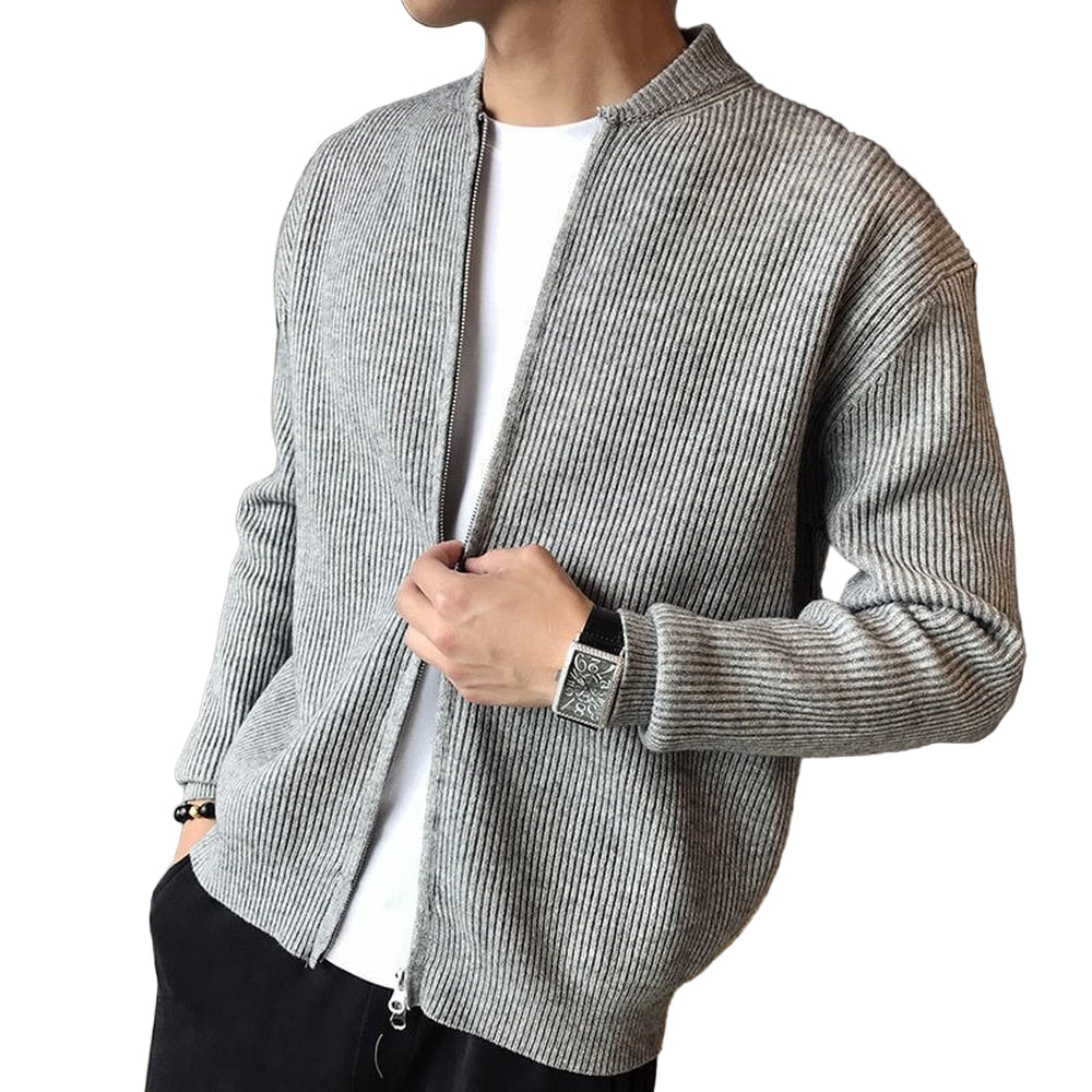 Herre ribbestrikket glidelås cardigan i grå, perfekt for casual lagpålag stil og komfortabel hverdagsbruk.