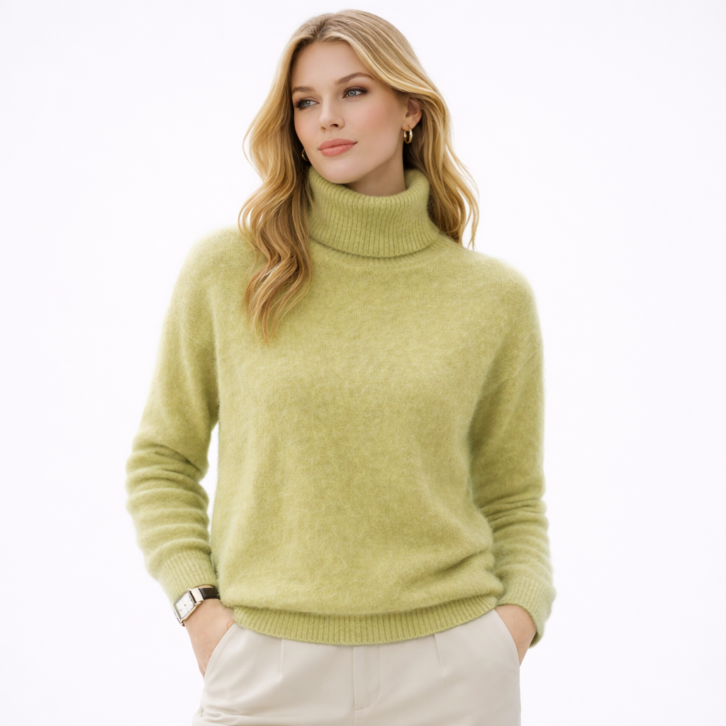 Komfortabel plus size kasjmir- og minkgenser på modell. Varm høy hals strikkegenser, elegant stil.