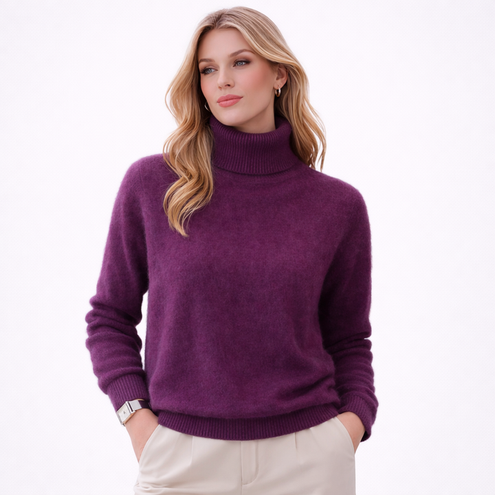 Romslig plus size damegenser i kasjmir- og minkblanding. Varm, komfortabel høy hals strikkegenser.