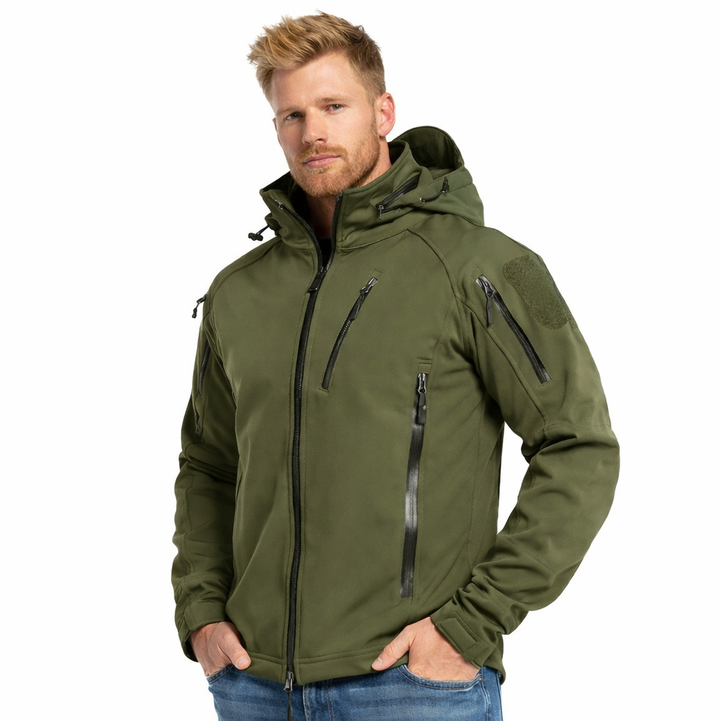 Mørk herre softshell jakke, vanntett & vindtett, med hette. Varm ytterjakke for tur & fritid.