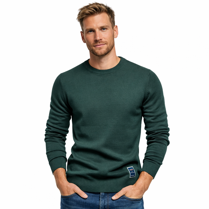 Klassisk herregenser i ullblanding med rund hals. Perfekt strikkegenser for høst og vinter.
