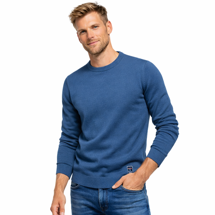 Stilig rund hals strikkegenser for menn. Varm ullblanding perfekt for kalde dager, elegant passform.