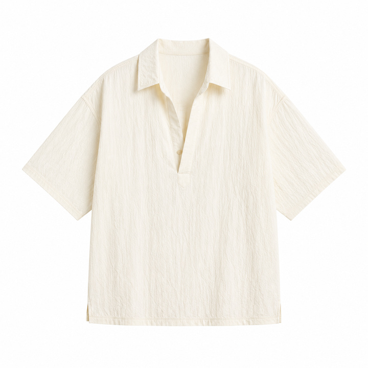 Stilren herreskjorte, kortermet, for vår/sommer hverdag. Minimalistisk design, halv knappelukking.
