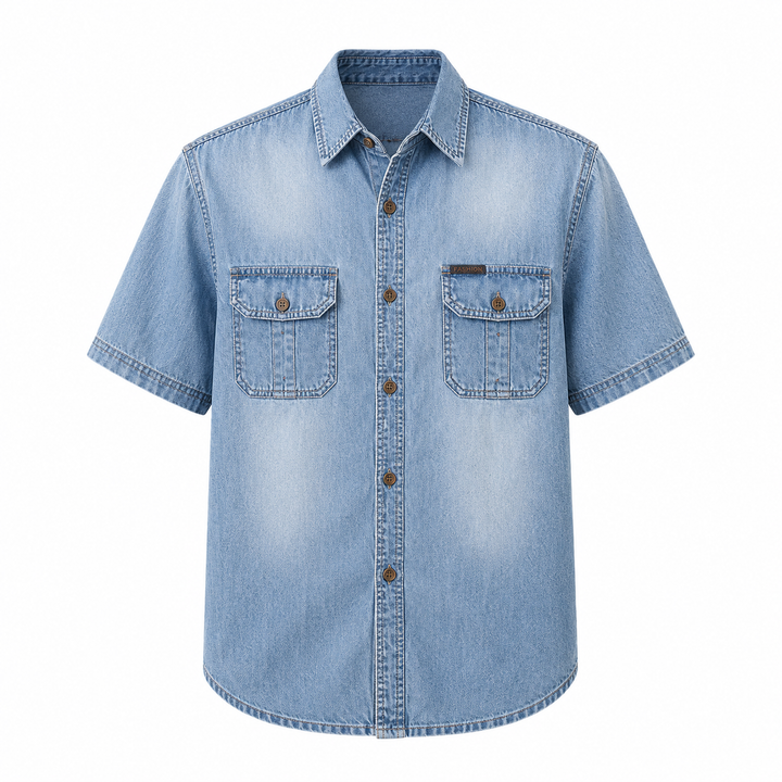 Casual blå denimskjorte for menn. Kortermet og behagelig sommerskjorte med klassisk krage for fritid.