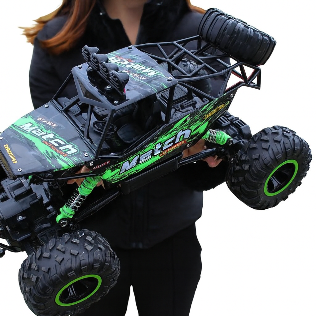 Kraftig 4x4 RC monstertruck for barn og voksne, ideell for spennende offroad kjøring med høy hastighet.