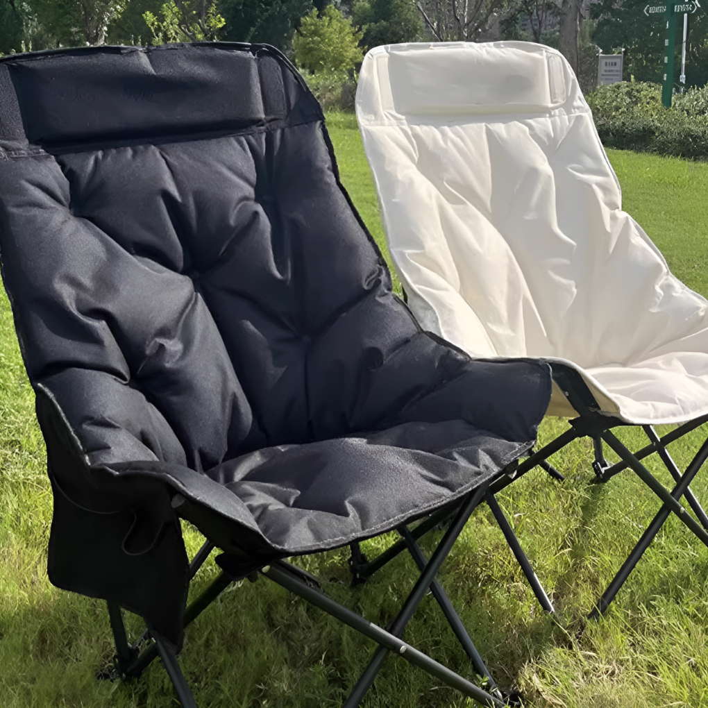 Sammenleggbar campingstol i grått, lett og portabel for utendørs bruk, piknik, strand, fiske og turbruk.