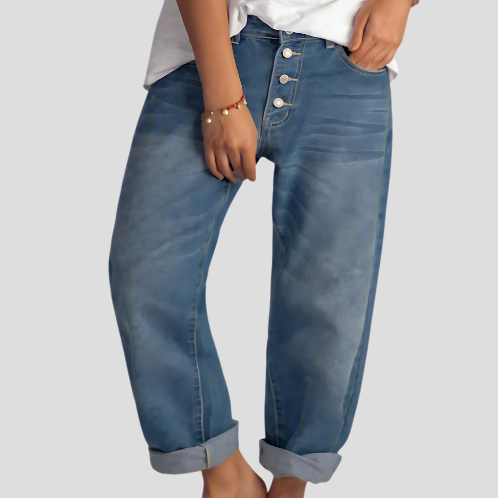 Kvinners brede denimjeans med høy midje, rett ben. Tidløs stil og komfortabel passform for hverdagen.