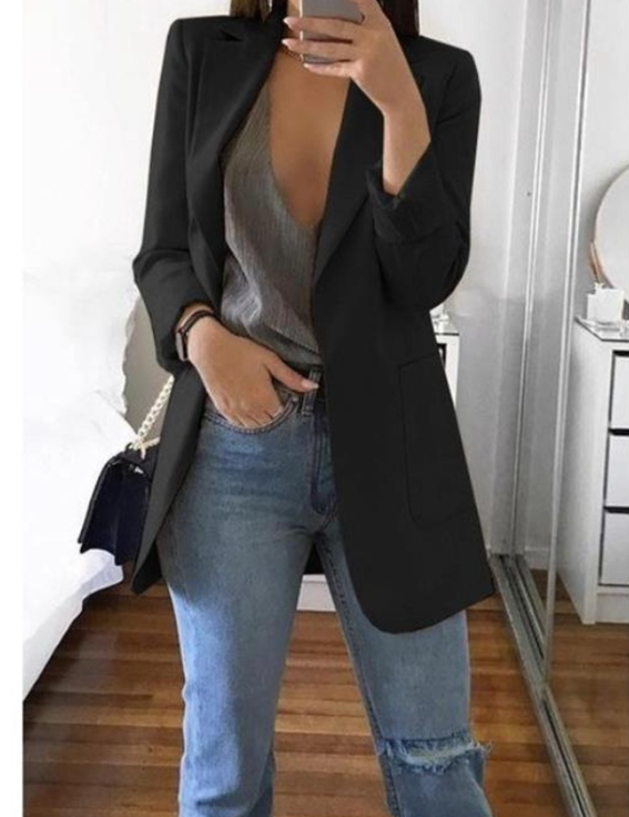 Klassisk lang blazerkåpe i elegant stil for damer. Perfekt som varm og stilig damejakke.