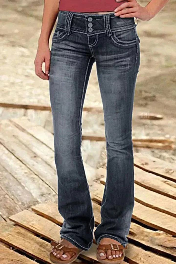 Dame bootcut jeans med høy midje, perfekt passform og myk denim for optimal komfort hele dagen.