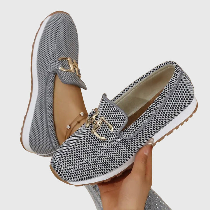 Lette og komfortable dame slip-on loafers. Perfekte sommersko og fritidssko for en luftig følelse.
