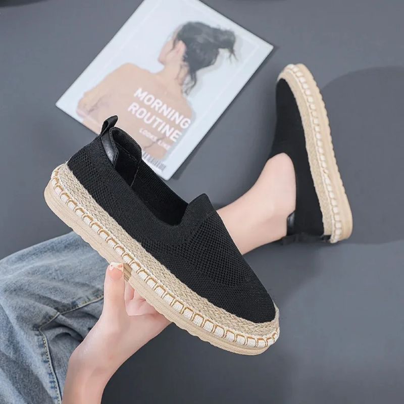Lette og pustende dame espadriller; komfortable casual sommersko med flettet såledesign for hverdagsstil.