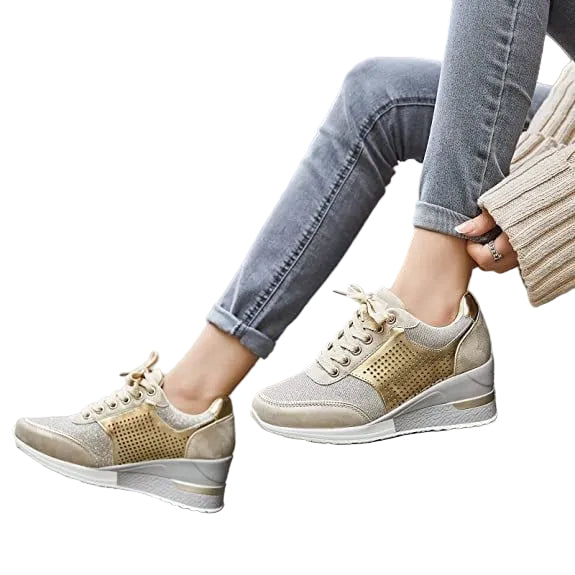 Trendy damesneakers med kilehæl for komfortabel og stilig hverdagsbruk. Høyhælte sko perfekt for vår/sommer.
