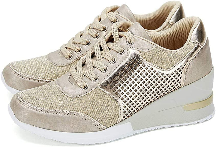 Moderne damesneakers med kilehæl. Trendy, høyhælte sko som gir stil og komfort til hverdags og fritid.