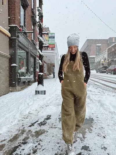 Allsidig kvinnejumpsuit, lett å style for både jobb og fritid. Et stilrent og trendy valg for kvinner.