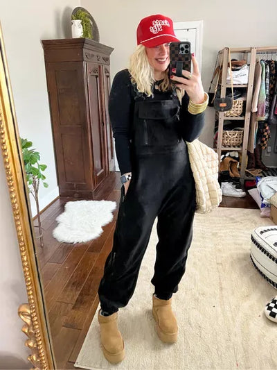 Trendy damejumpsuit med moderne snitt og komfortabel passform. Perfekt for en stilren og avslappet look.