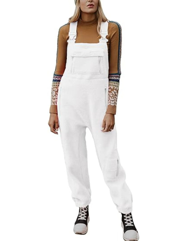 Detaljert bilde av en stilren damejumpsuit, viser stofftekstur og komfortabel passform. Allsidig fritidsklær.