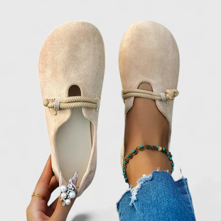 Klassiske svarte dame loafers med ergonomisk fotseng og støtdemping, perfekte vår/høstsko.