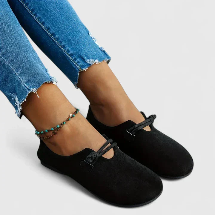 Allsidige svarte dame loafers, perfekt balanse mellom stil og ergonomisk komfort for alle anledninger.
