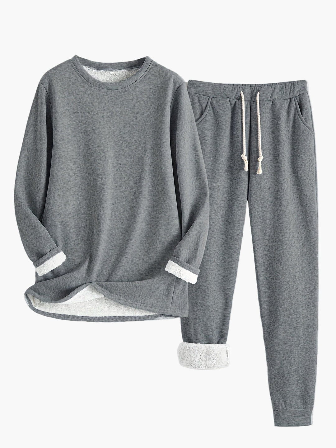 Avslappet kvinne loungewear i mykt stoff, et todelt sett designet for ultimat komfort.