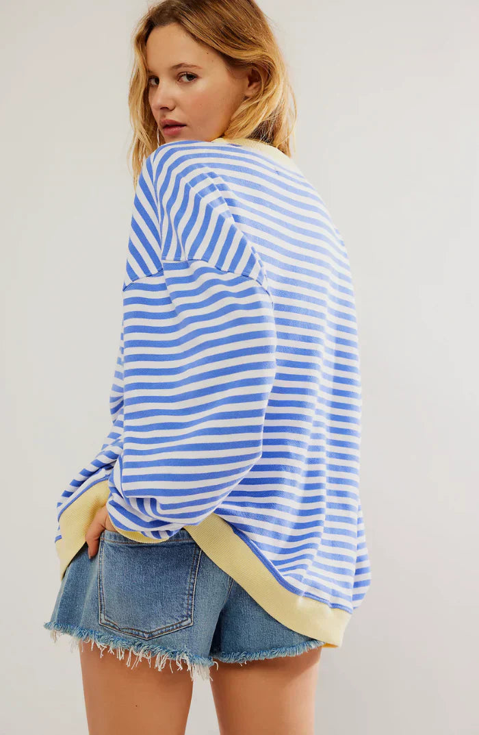 Elegant oversized genser for kvinner, ideell for en avslappet, men stilig look, perfekt for alle årstider.