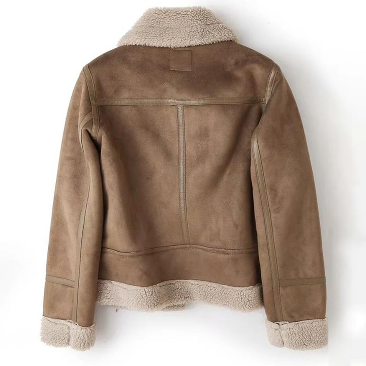 Moderne brun damejakke for vinteren, med komfortabelt fôr og elegant snitt. Allsidig og perfekt for hverdagsbruk.