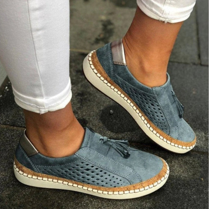 Moderne Dame Slip-Ons i lett, pustende materiale. Komfortable damesko, ideelle som hverdags- og fritidssko.
