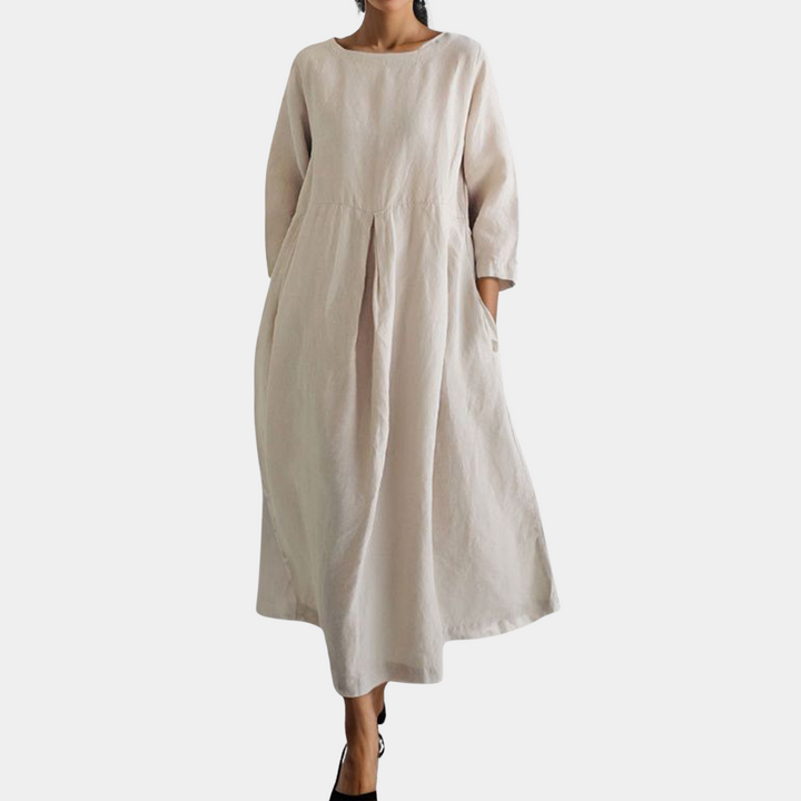 Komfortabel og lett sommerkjole i A-line, en trendy damekjole for damemote og avslappede sommerdager.