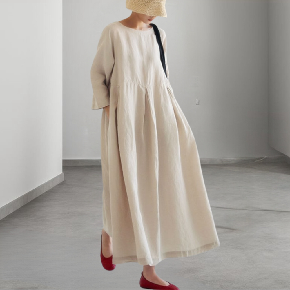 Flatterende elegant damekjole, perfekt som sommerkjole som fremhever figuren for en stilfull look.
