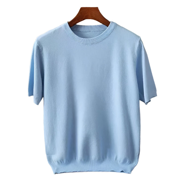 Myk dame t-skjorte i 100% cashmere. Komfortabel og luksuriøs for hverdag eller lag på lag.