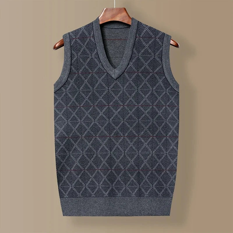 Grå herre strikket tank topp. Komfortabel, avslappet passform og lett for sommerlige dager. Perfekt for casual bruk.