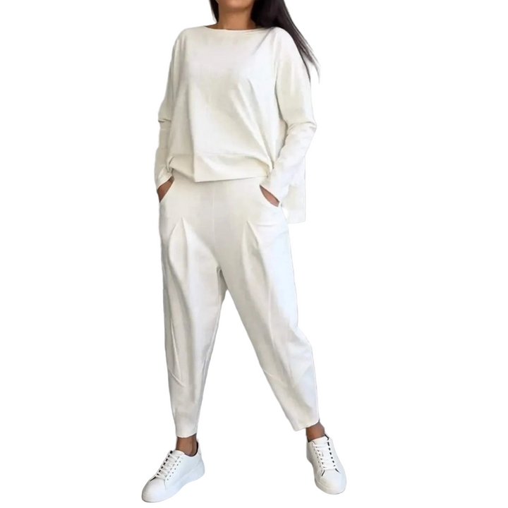 Elegant todelt damesett for komfortabel hverdag og stilfull fest. Perfekt for vår og sommer.