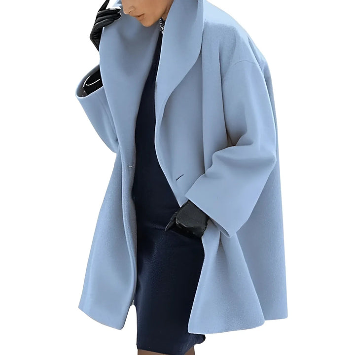 Elegant dame trenchcoat for vinteren, med belte for en stilig og klassisk look.
