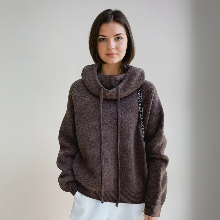 Stilren dame turtleneck genser. Perfekt, komfortabel kvinneklær for høst- og vintergarderoben.