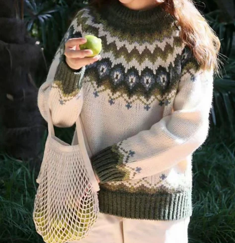 Komfortabel kvinners ullgenser i nordisk design. Perfekt for casual og varme høst- og vinterdager.