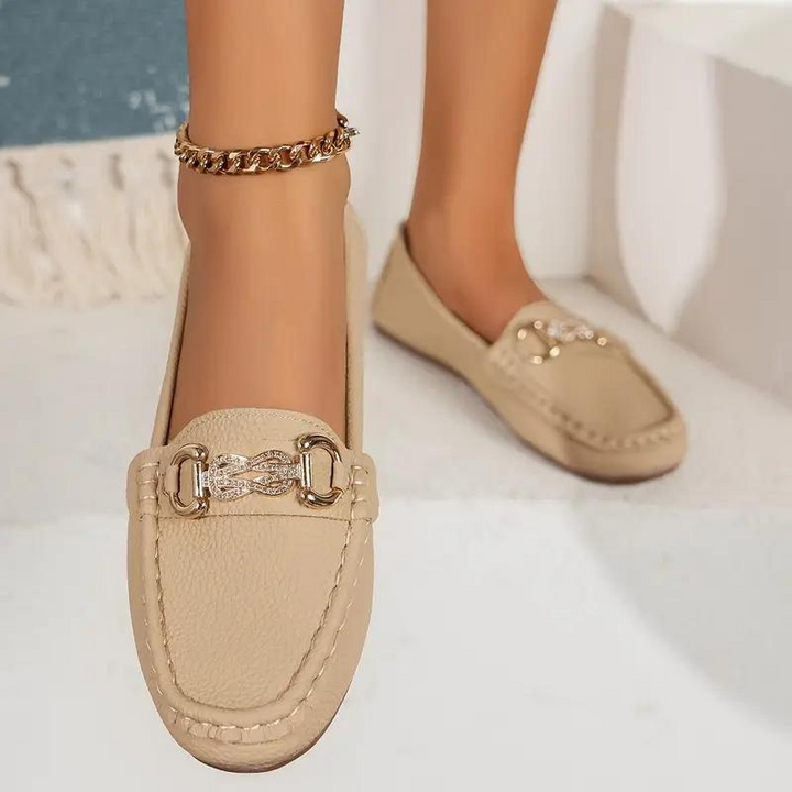 Elegante dameloafers: Klassiske slip-on damesko for komfortabel stil, perfekt for både jobb og fritid.